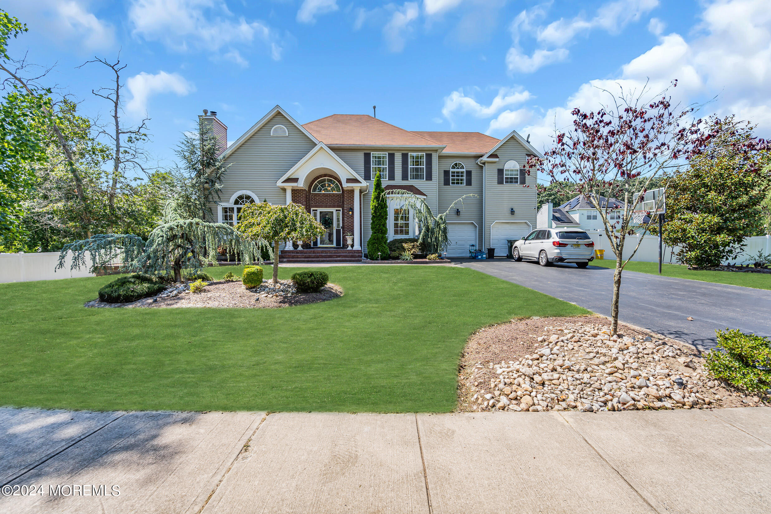 Highland Dr, Jackson, NJ 08527