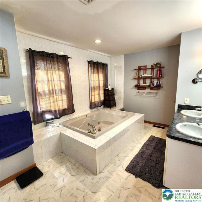 MAIN BATH | Image 31