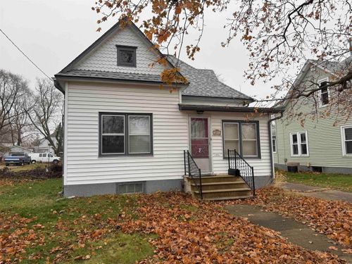 205 4th Ave Ne, Oelwein, IA, 50662-1823 | Card Image