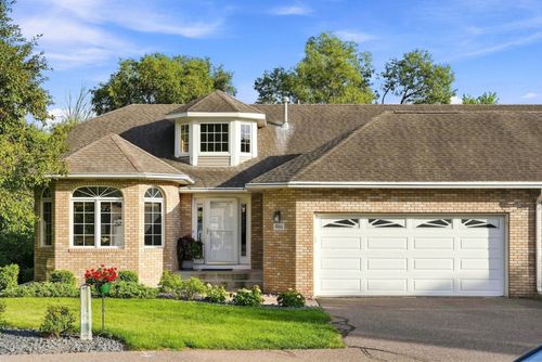 4166 Thornhill Ln, Vadnais Heights, MN, 55127-3612 | Card Image