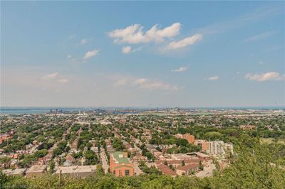 205C - 5 E 36 Th St, Home with 2 bedrooms, 1 bathrooms and 1 parking in Hamilton ON | Image 3