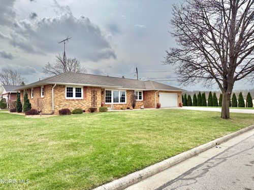 701 W Brentwood Dr, Gibsonburg, OH, 43431-1278 | Card Image