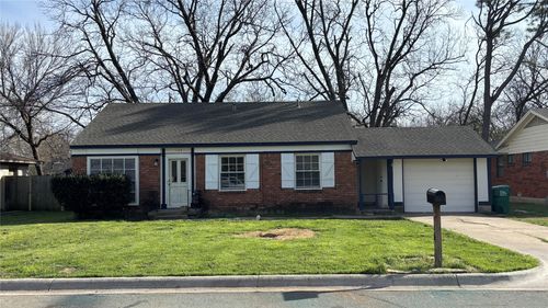 1104 Sierra Dr, Denton, TX, 76209-8770 | Card Image