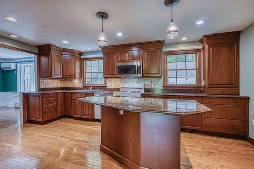 11 Brek Drive, Merrimack, NH, 03054 | Card Image
