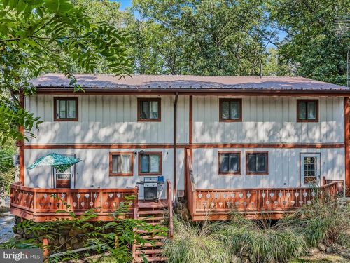 326 Lower Clubhouse Dr, HARPERS FERRY, WV, 25425-6874 | Card Image