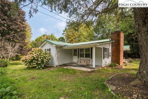 304 Elk River Rd, Elk Park, NC, 28622-9393 | Card Image