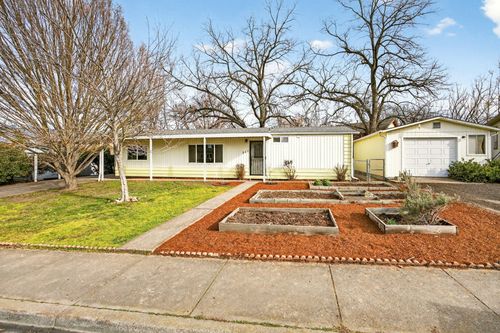 340 Taylor Ave, Talent, OR, 97540-6631 | Card Image