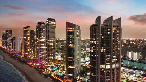 5104-18101 Collins Ave, Sunny Isles Beach, FL, 33160-3130 | Card Image