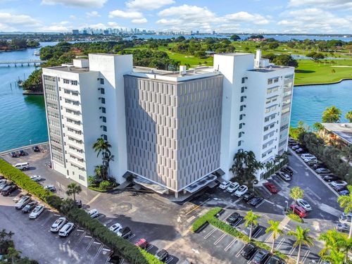 3ae-9100 W Bay Harbor Dr, Miami Beach, FL, 33154 | Card Image