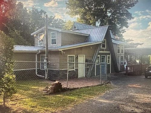 1045 Carter Dr, Tuscumbia, AL, 35674-6917 | Card Image