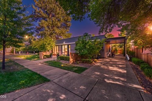 711 Nw Georgia Avenue, Bend, OR, 97703 | Card Image