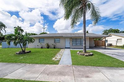 617 S 12th St, House other with 4 bedrooms, 3 bathrooms and null parking in Lantana FL | Image 1