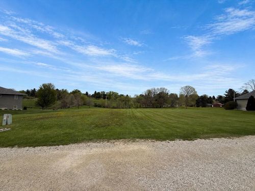 10350 Echo Valley Rd, West Union, IA, 52175-9321 | Card Image