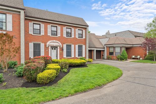 154 Anchor Ln, Bay Shore, NY, 11706-8121 | Card Image