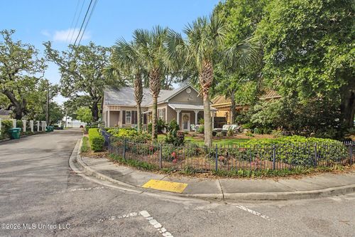 1521 Roberts Avenue, Gulfport, MS, 39501 | Card Image