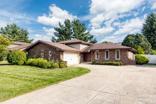 16W751 90th St, Willowbrook, IL, 60527-6086 | Card Image