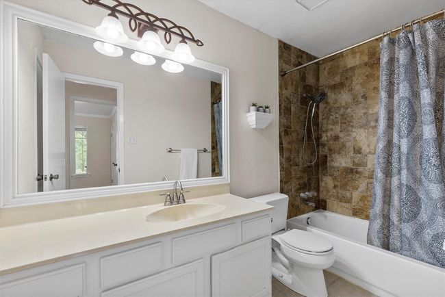 Full guest bathroom | Image 17