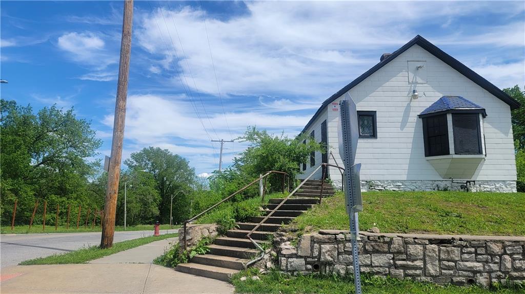 Brooklyn Ave, Kansas City, MO 64130