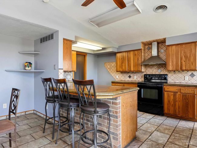 1872 E 1750 S, House other with 4 bedrooms, 3 bathrooms and 2 parking in Gooding ID | Image 26