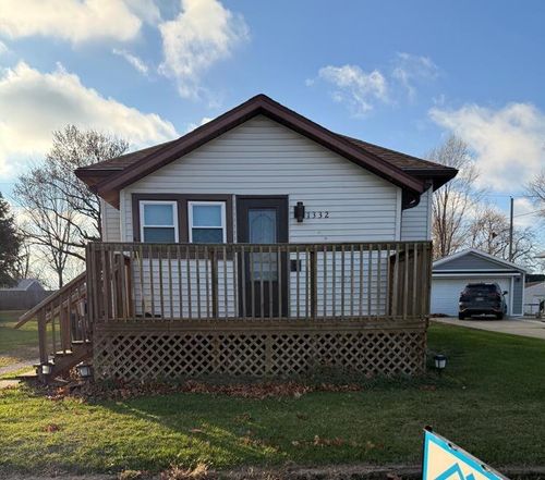 1332 S 28th St, Fort Dodge, IA, 50501-6329 | Card Image