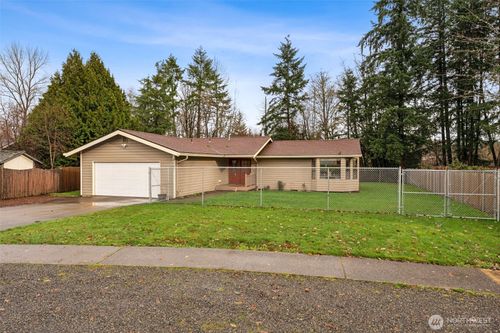 828 Livingston Street Ne, Lacey, WA, 98516 | Card Image