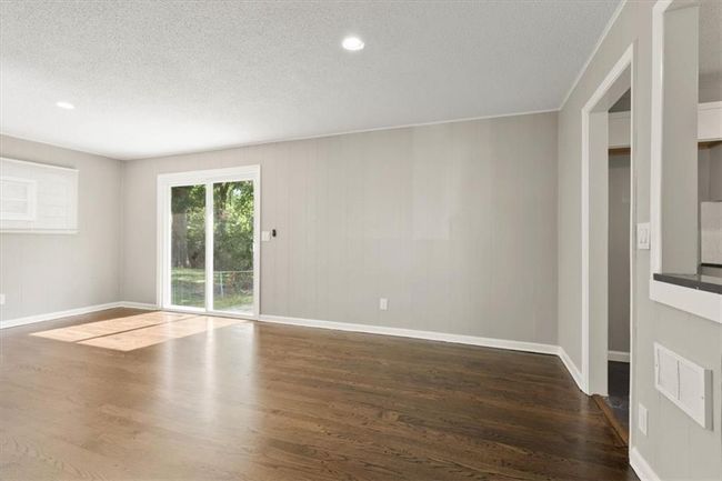 9741 Walnut St, House other with 3 bedrooms, 2 bathrooms and null parking in Kansas City MO | Image 4