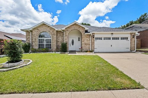 1604 Barclay Dr, Arlington, TX, 76018-4954 | Card Image