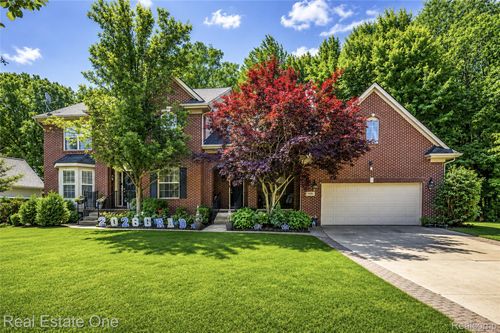 3481 Castlewood Ct, Wixom, MI, 48393-1749 | Card Image
