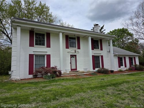 5715 Hobnail Cir, West Bloomfield, MI, 48322-1634 | Card Image