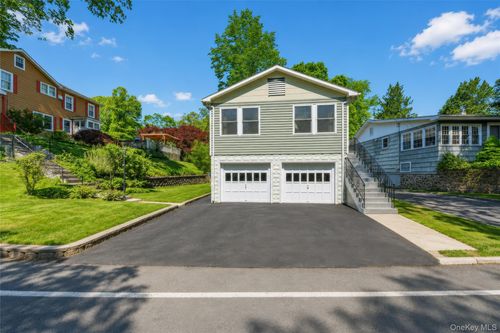 15 Dutch St, Montrose, NY, 10548-1503 | Card Image
