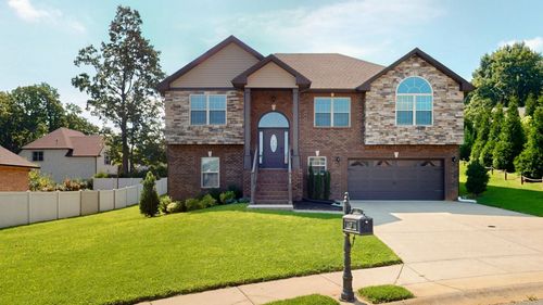 161 Roanoke Station Cir, Clarksville, TN, 37043-6076 | Card Image