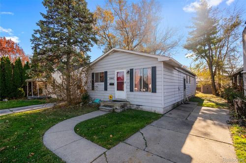 20842 Ridgemont Rd, Harper Woods, MI, 48225-1138 | Card Image