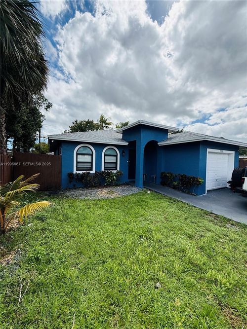 2920 Nw 8th St, Fort Lauderdale, FL, 33311-6606 | Card Image