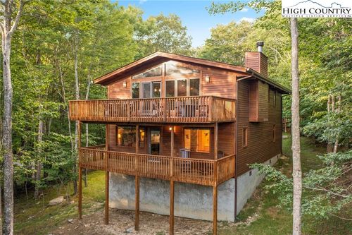 202 Upper Grouse Ridge Rd, Beech Mountain, NC, 28604-8229 | Card Image