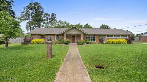 112 Eastgate Cir, Forest, MS, 39074-3804 | Card Image