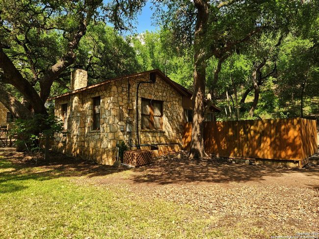 19614 Grey Forest Dr, House other with 2 bedrooms, 2 bathrooms and null parking in Helotes TX | Image 20