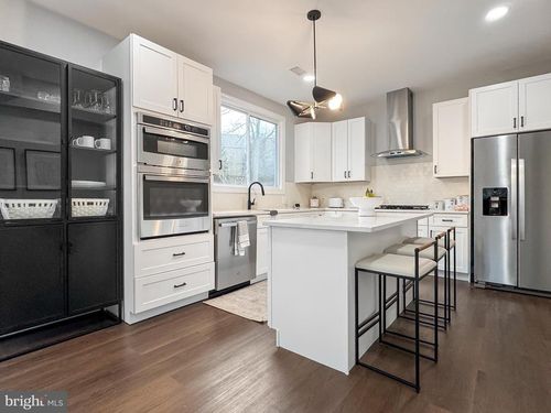 6621 Hallwood Ave, FALLS CHURCH, VA, 22046-1826 | Card Image