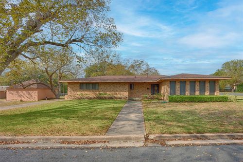 701 Herder Ave, Schulenburg, TX, 78956-1631 | Card Image