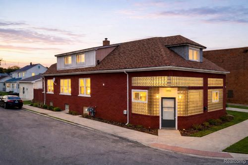 11603 Klinger St, Hamtramck, MI, 48212-3159 | Card Image