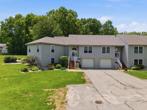 33 Centerview Rd, Atkinson, NH, 03811-2458 | Card Image