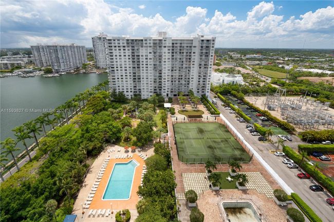 2008E - 2851 Ne 183rd St, Condo with 1 bedrooms, 2 bathrooms and null parking in Aventura FL | Image 21