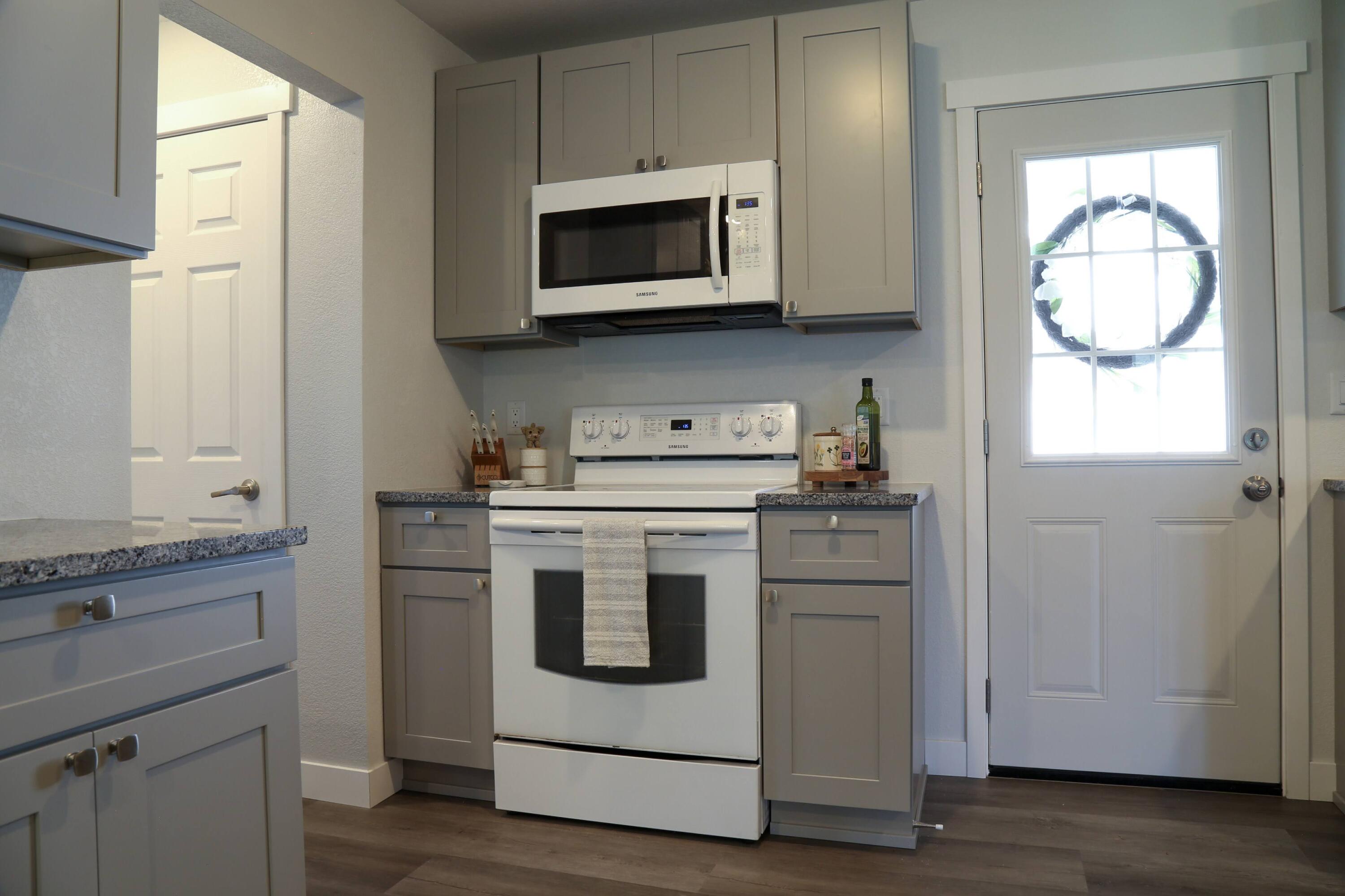 Residential in Pavilion Township 5