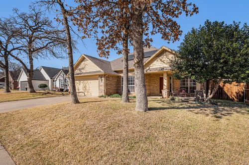 813 Royal Oak Ln, Burleson, TX, 76028-6223 | Card Image