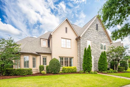 9285 Enclave Green Ln E, Germantown, TN, 38139-5716 | Card Image