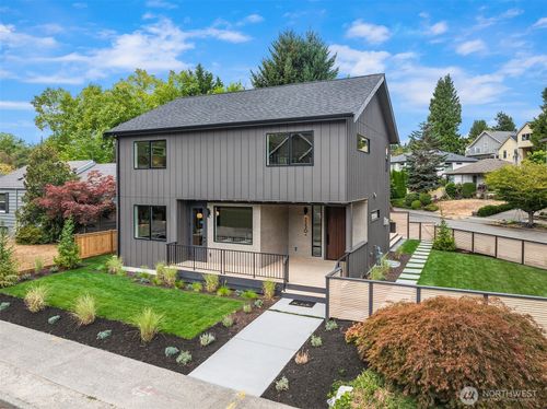 4530 Ne 55th Street, Seattle, WA, 98105 | Card Image