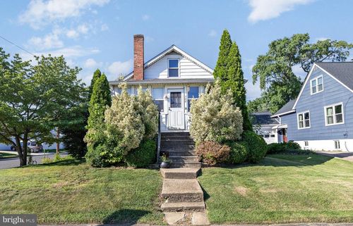 702 Gaskill Ave, MOUNT EPHRAIM, NJ, 08059-1009 | Card Image