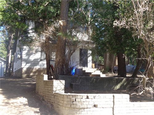 863 Big Oak Rd, Crestline, CA, 92325-9671 | Card Image