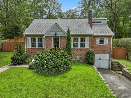 8 Gillies Ln, Norwalk, CT, 06854-1013 | Card Image