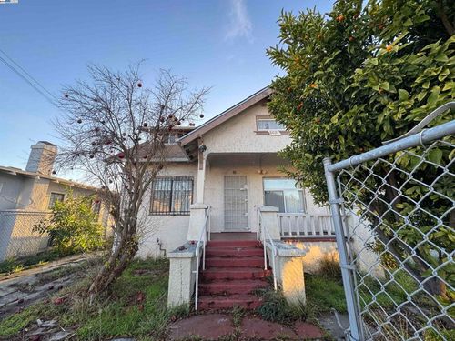 6027 Avenal Ave, Oakland, CA, 94605-1434 | Card Image