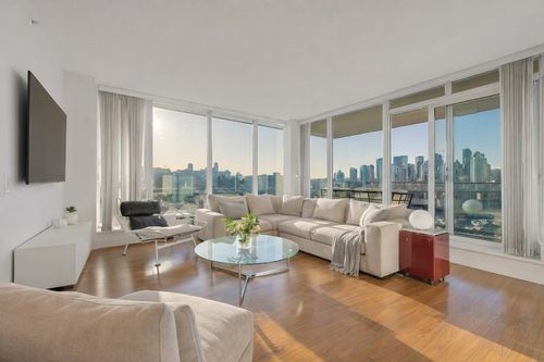 801-1833 Crowe St, Vancouver, BC, V5Y0A2 | Card Image